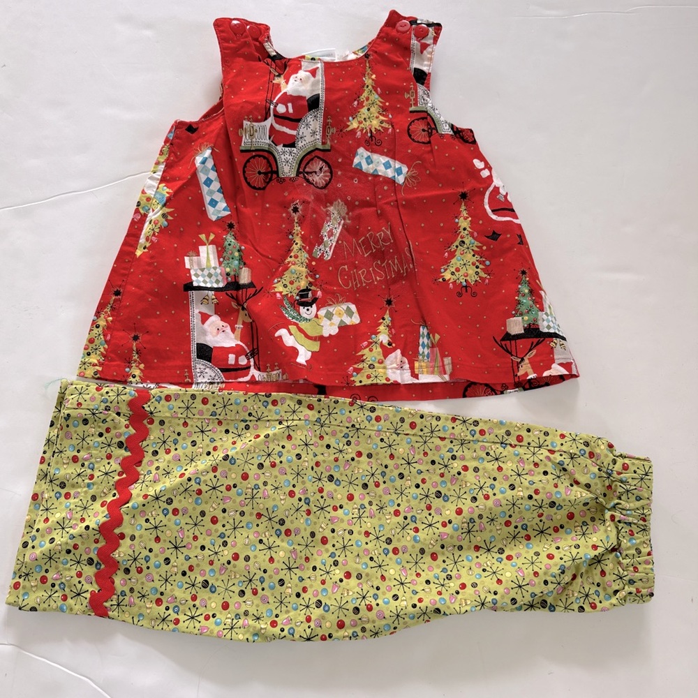 Tortoise Threads Christmas Pants